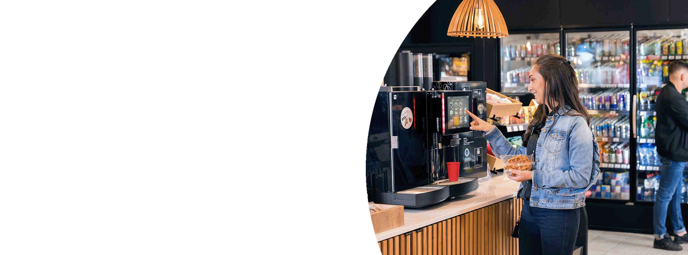 Lekkerland Tankstellen-Shop mit Kunden